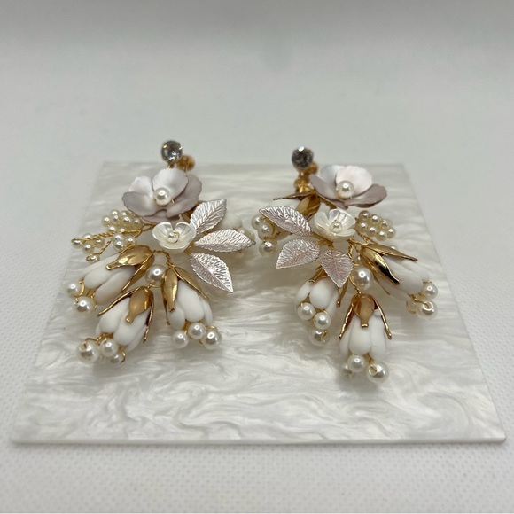 Bridal‎ Earrings - Picture 3 of 8